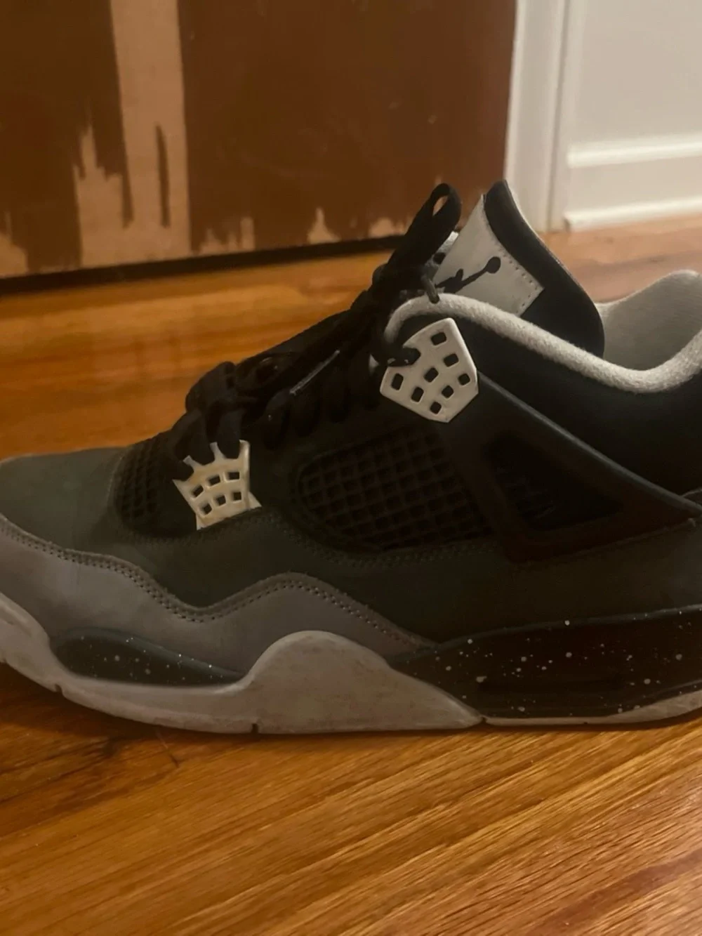 Jordan 4 fears size 9.5